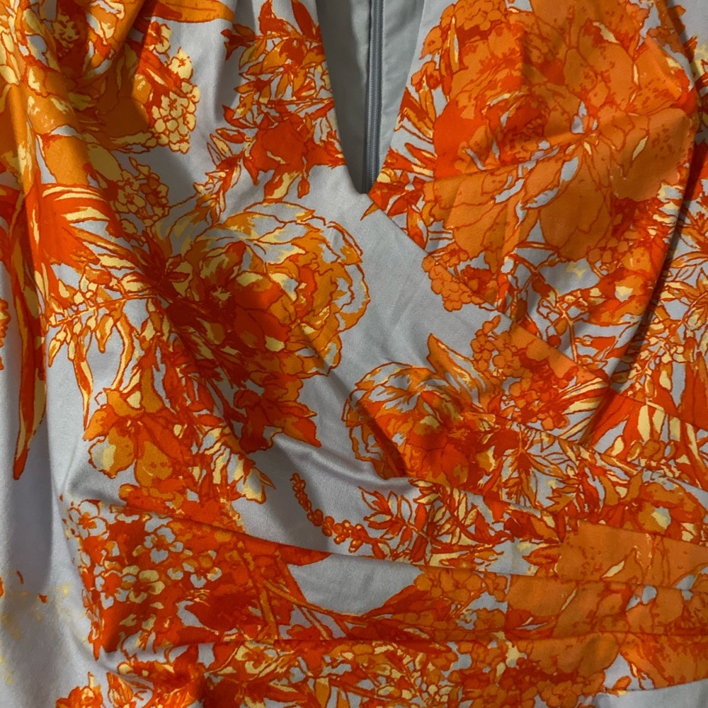 Dress - Picture 3 of 4